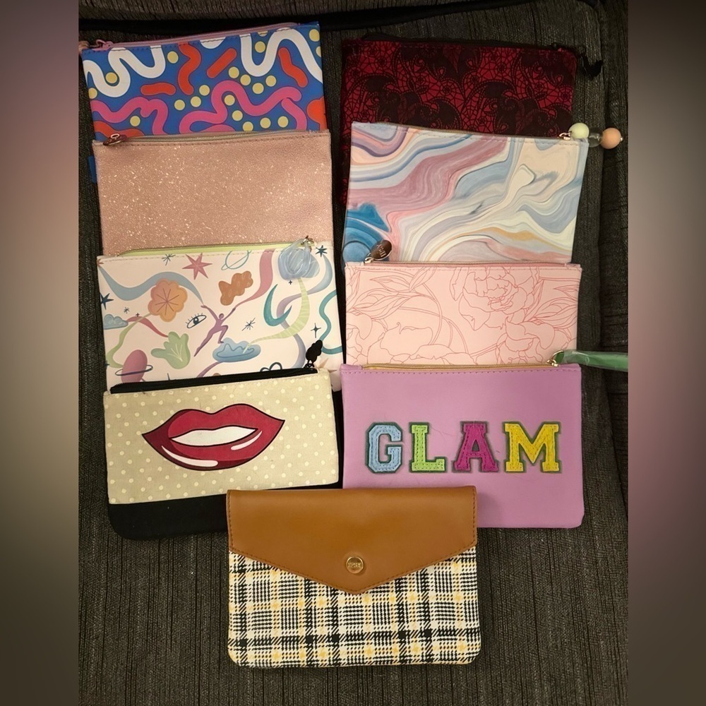 Bundle of 9 Cosmetic/Makeup/Accessory Bags